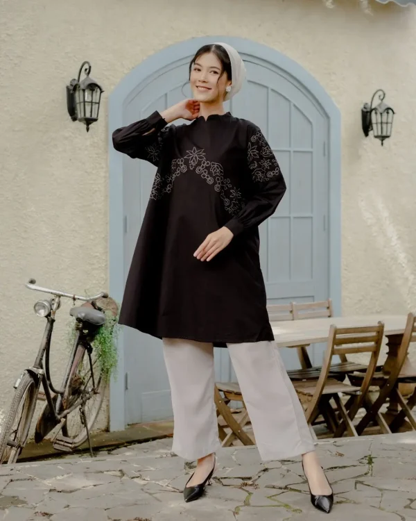 Shawvia Tunic foto 3