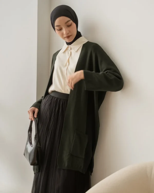 Shalone Cardi foto 2