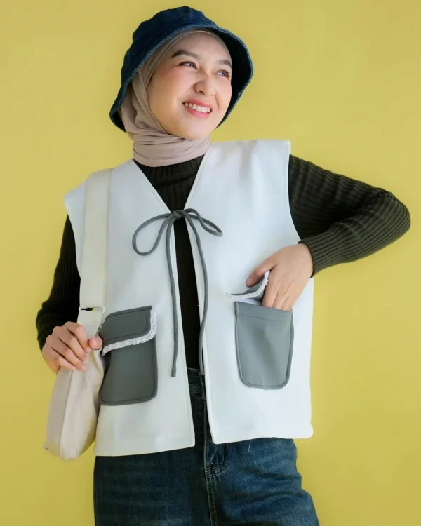 Juliet Vest foto 6