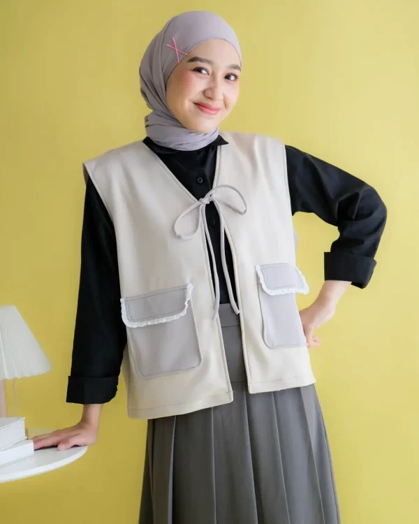 Juliet Vest foto 2