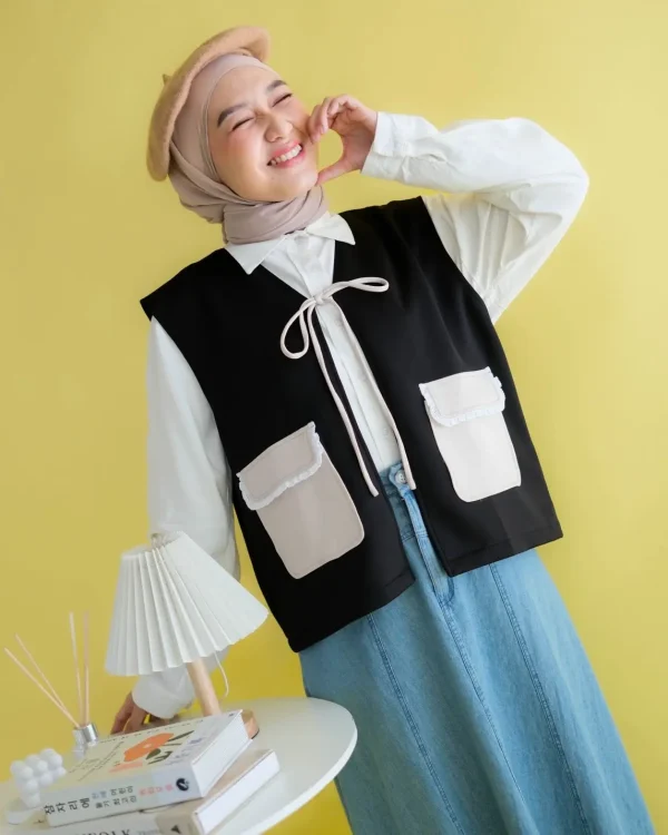 Juliet Vest foto 5
