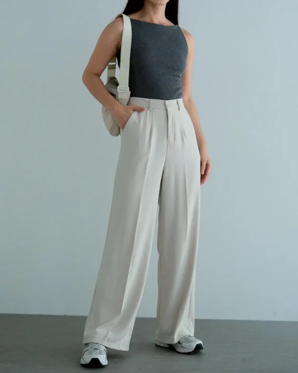 Ureya Pants foto 1