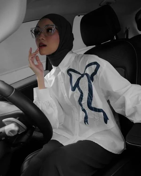 Laksmi Shirt foto 3