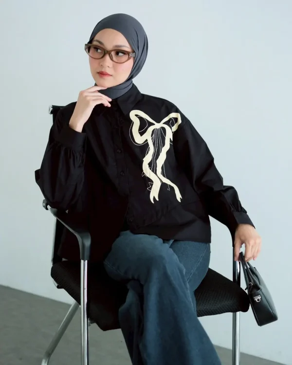 Laksmi Shirt foto 2