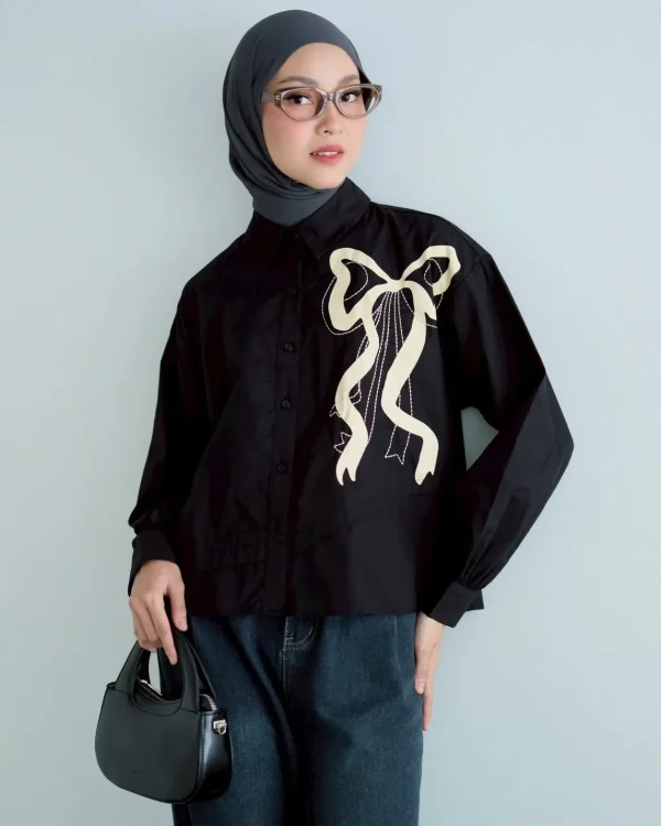 Laksmi Shirt foto 1