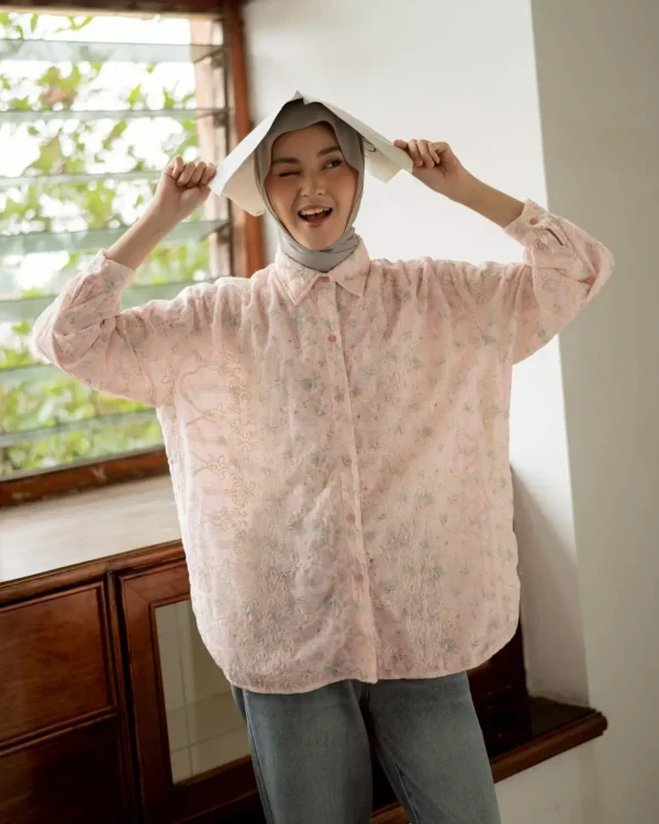 Inesa Shirt foto 2