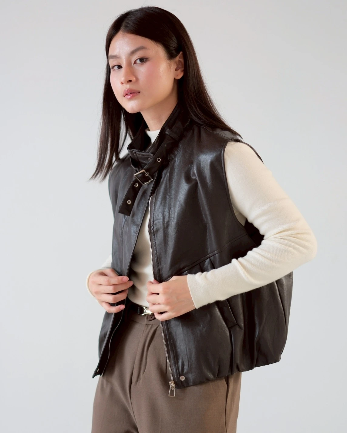 Xelina Leather Vest foto 2