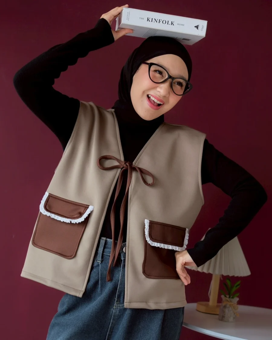 Juliet Vest foto 16