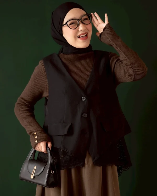 Alnaira Vest foto 3